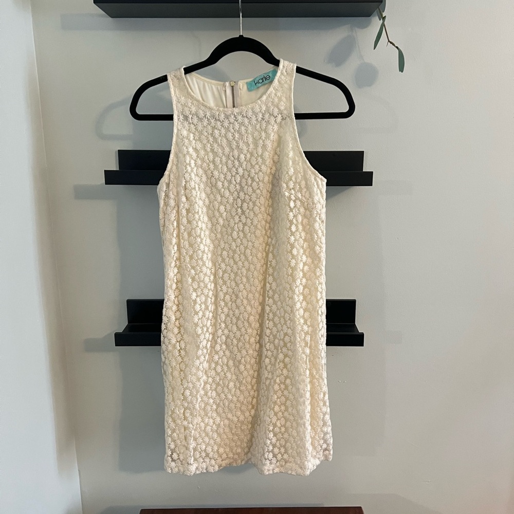 White flower stitched dress